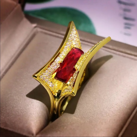 ๐HP๐ Geometrical Gold Plated Ring ๐ - Picture 7 of 7